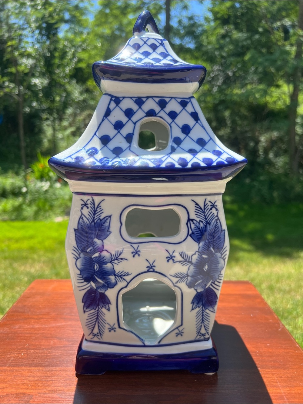 Vintage Blue And White Porcelain Chinoiserie Bird House Pagoda Birdhouse